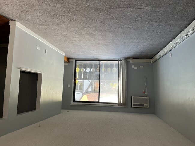 Building Photo - 13 Crestview Ln