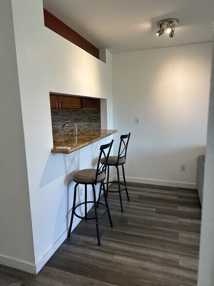 Building Photo - 33 Waiaka Ln