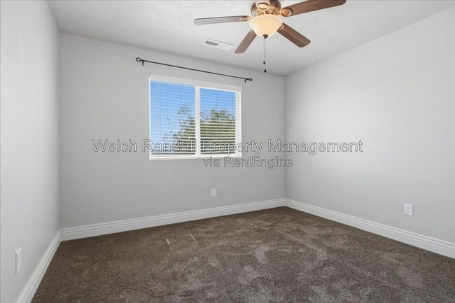 Building Photo - 2106 E Sunnyvale Dr