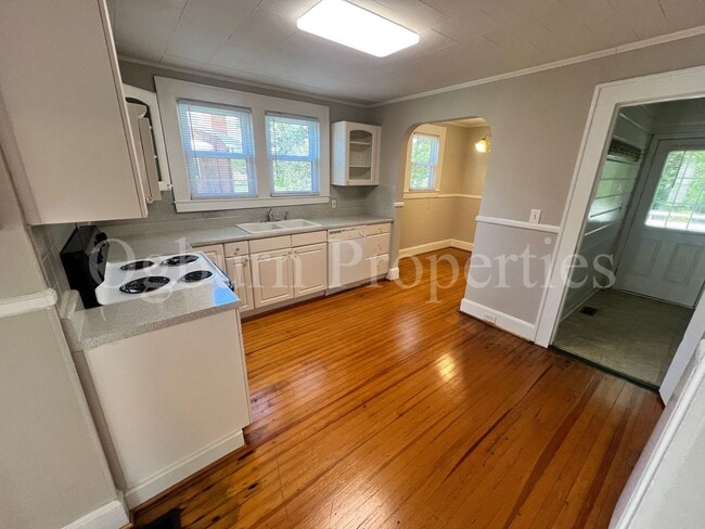 Building Photo - 649 Linville Rd