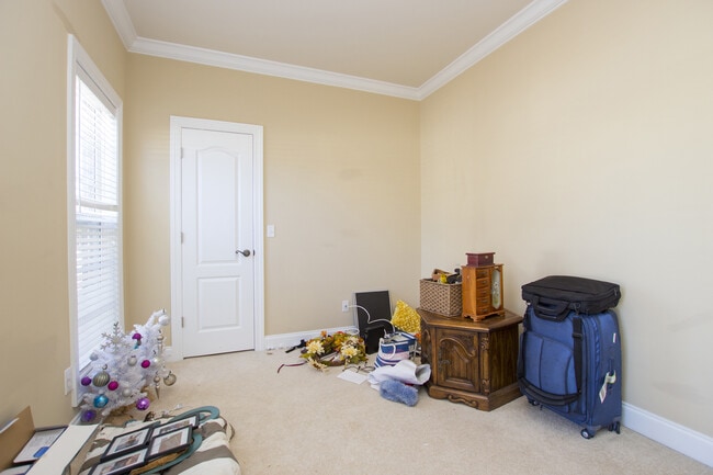 Building Photo - Exquisitely Maintained Home in the Coveted Goldsmith - Schiffman/ Hsv High school