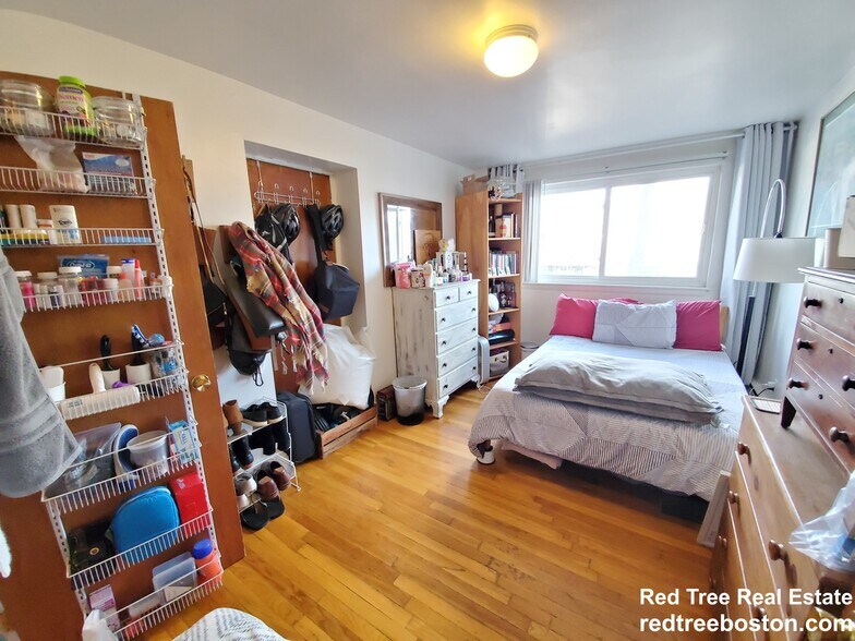 Building Photo - 199 Winthrop Rd