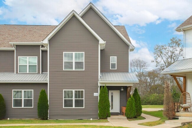 Primary Photo - 3637 Hydes Ferry Rd