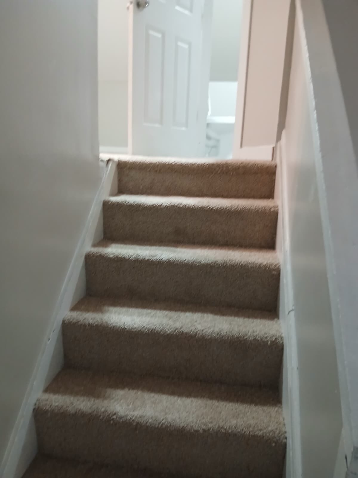 Building Photo - 713 E 156th St