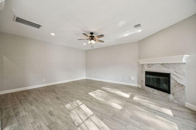 Building Photo - 16802 Willow Bend Ct