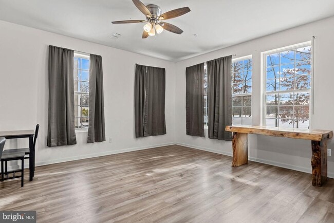 Building Photo - 228 Park Ln