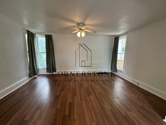 Building Photo - Cute 2 bedroom $750 per month