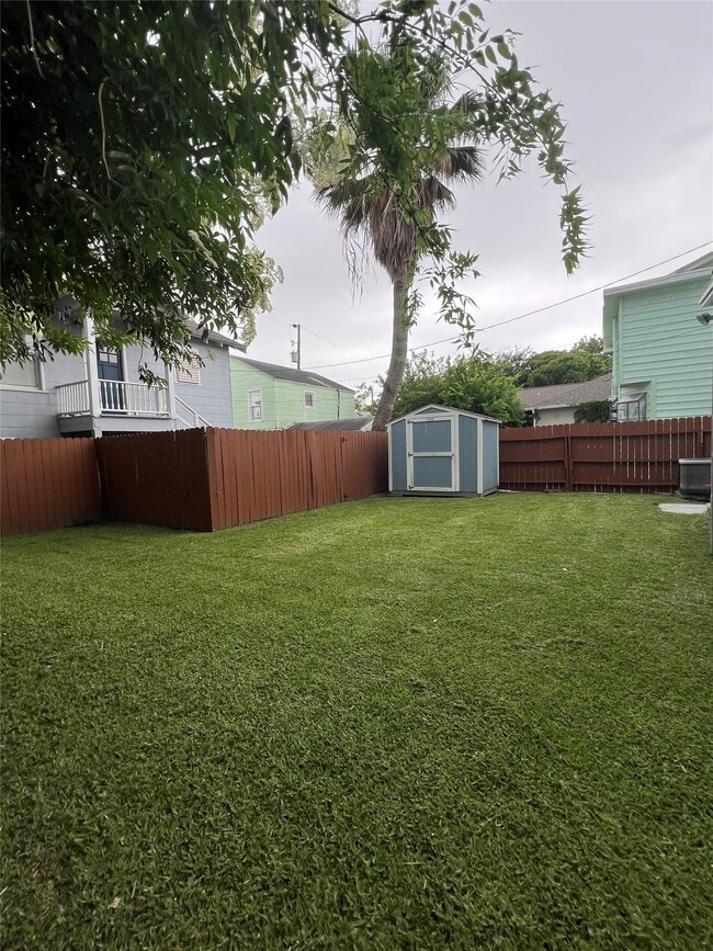 Building Photo - 4711 Avenue R 1/2 Ave
