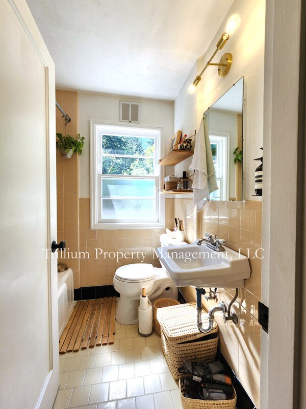 Building Photo - 3206 SW 13th Ave