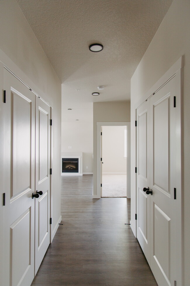 Building Photo - Sunlight Estates