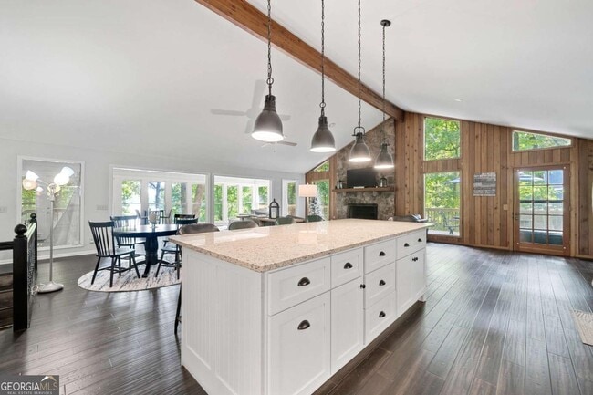 Building Photo - 180 Waterfront Dr