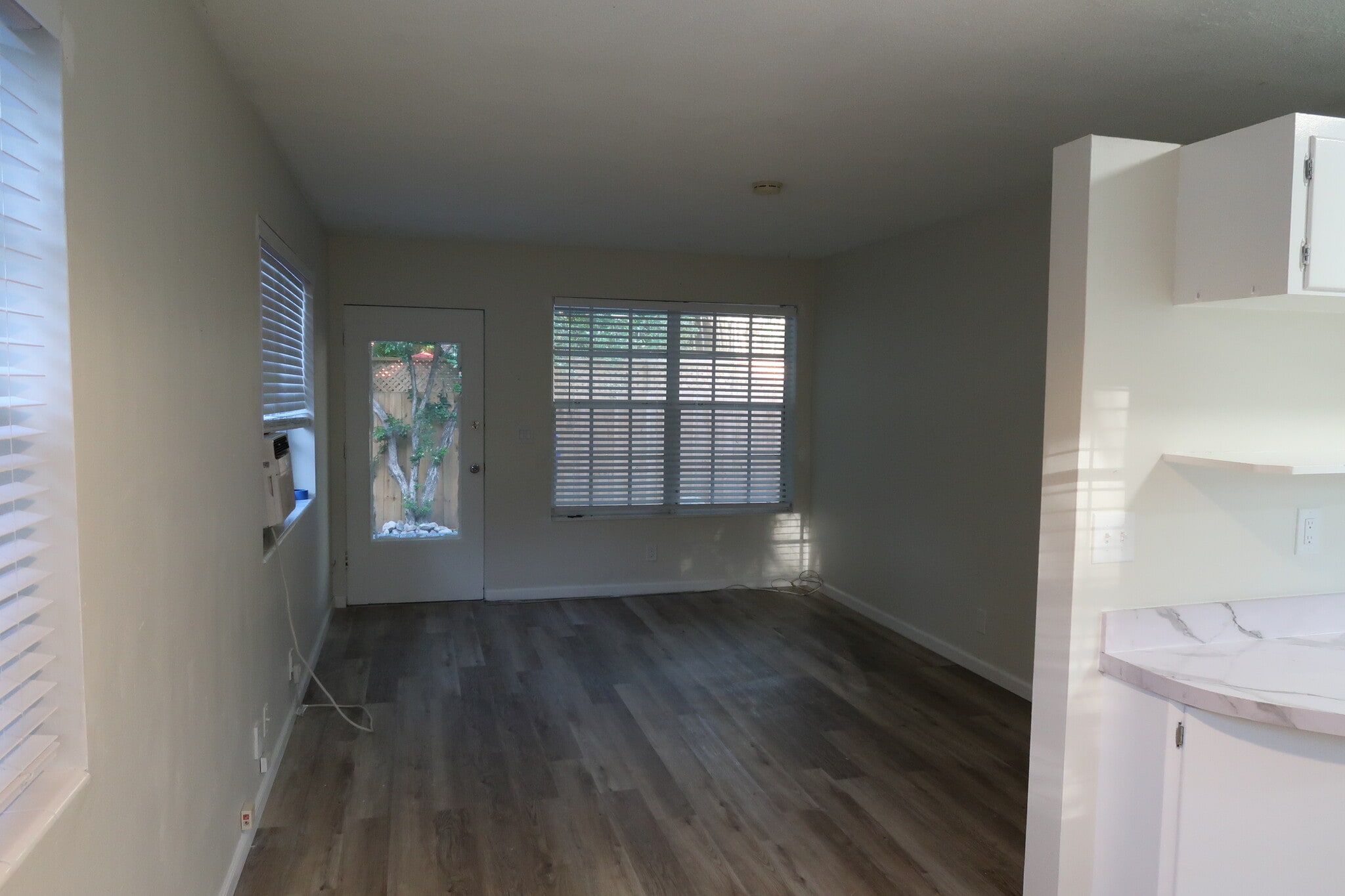 Building Photo - 217 SW 11th Ct