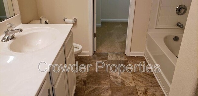 Building Photo - 8119 Paw Club Dr