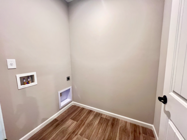 Building Photo - 372 Traminer Wy