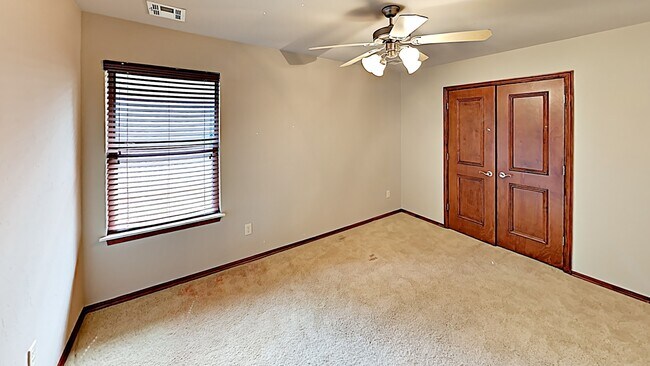 Building Photo - Very Nice 3 Bedroom 2.5 Bathroom House + Office