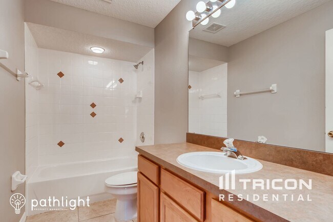 Building Photo - 16103 Kealan Cir