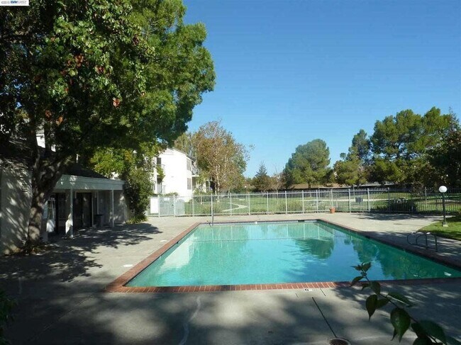 Building Photo - 39455 Albany Common