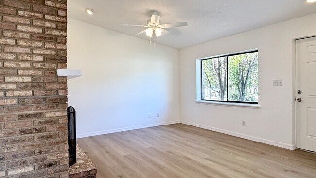 Building Photo - 810-814 Seminole Ave