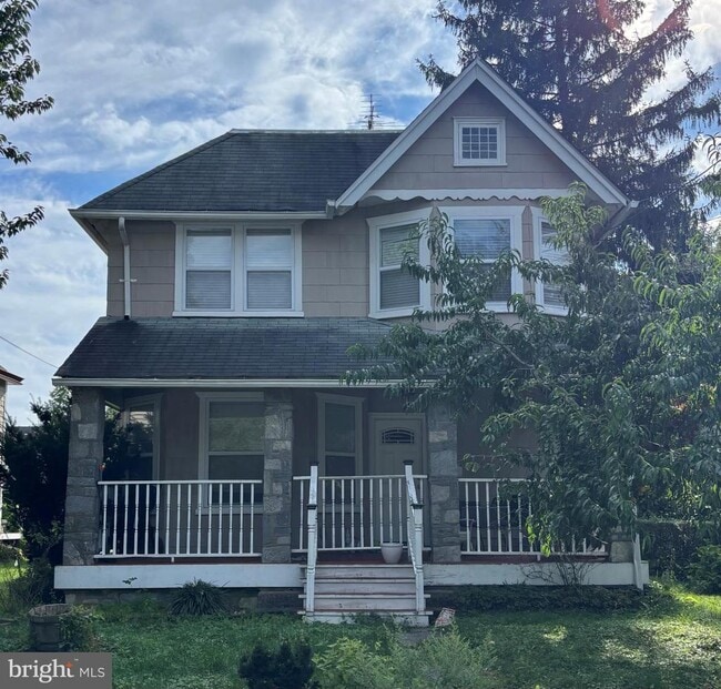 Primary Photo - 62 Waterloo Ave