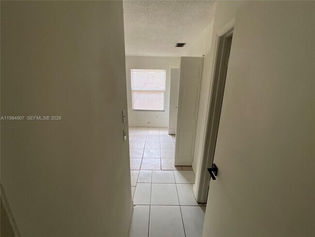 Building Photo - 1780 SW 84th Ave