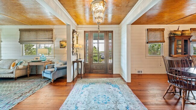 Building Photo - 858 Debordieu Blvd