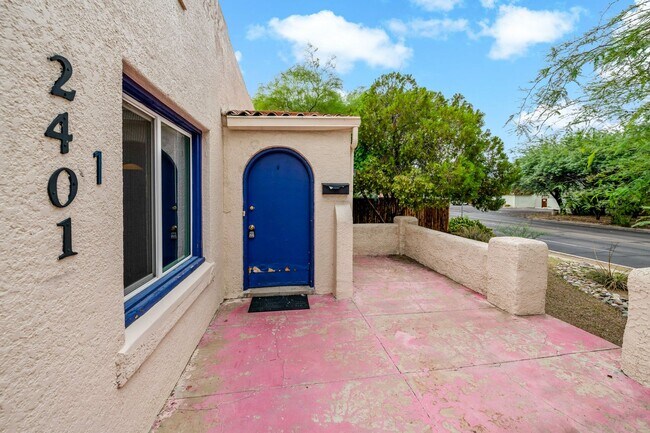 Building Photo - 2401