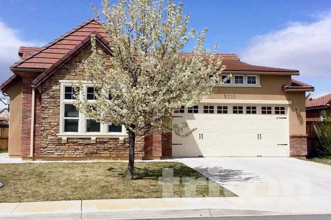 Building Photo - 5335 Vista Heights Dr