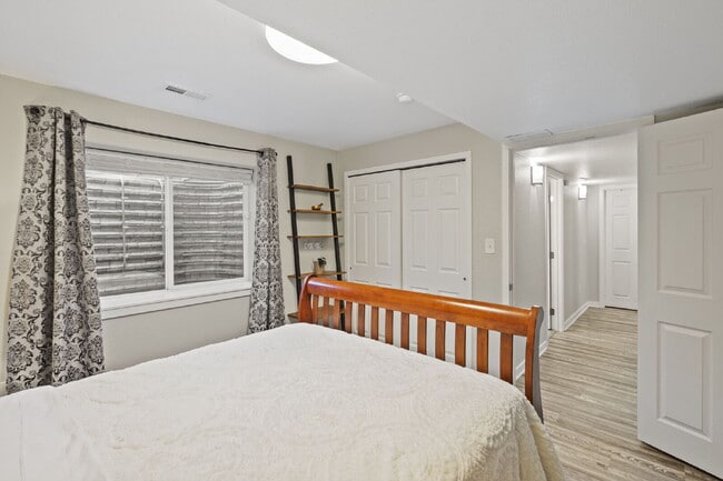 Building Photo - Spacious Home with Finished Basement, Granite Kitchen & Fenced Yard Near Fort Carson