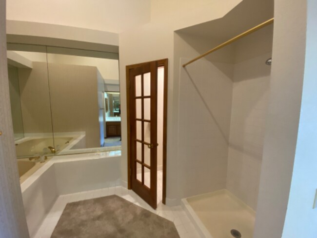 Building Photo - 2814 Brittany Dr