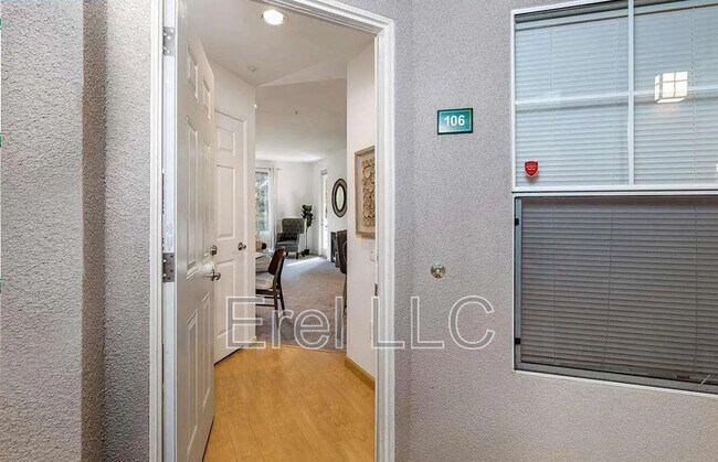 Building Photo - 260 Caldecott Ln