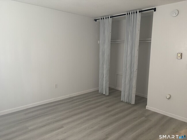 Building Photo - 18 Canterbury Arms