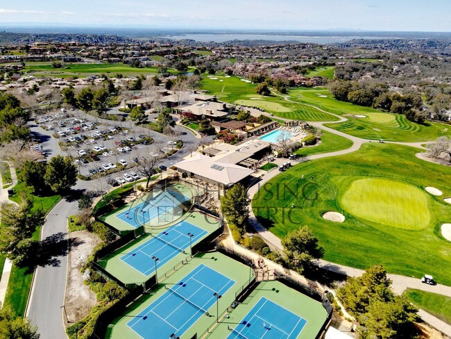 Building Photo - Executive Gated Serrano Golf-Course Home with Views of the 16th Hole!