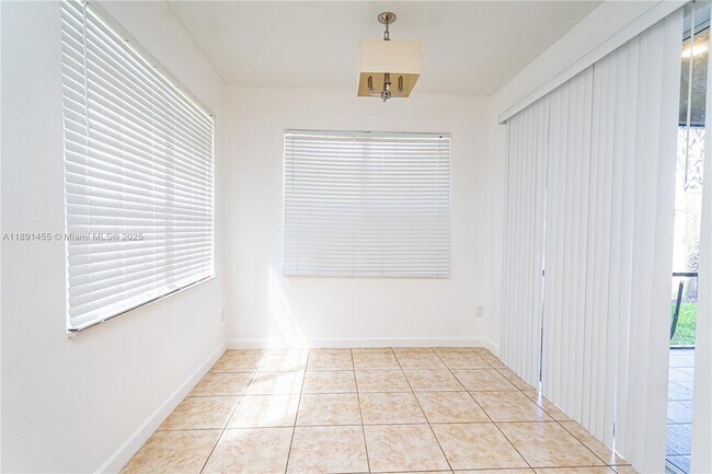 Building Photo - 8231 NW 127th Ln