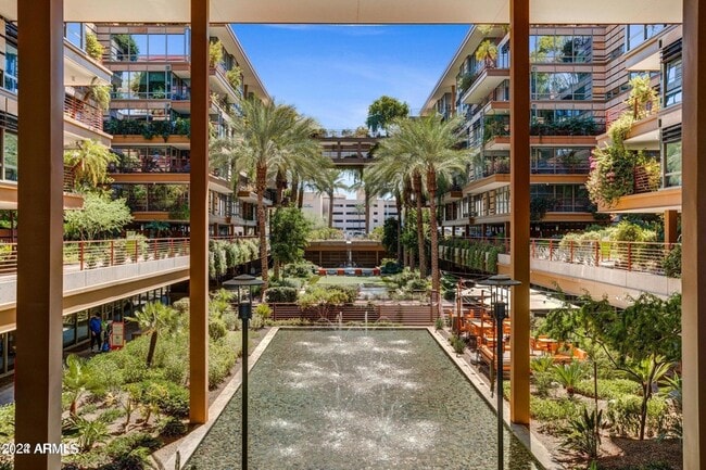 Building Photo - 7117 E Rancho Vista Dr