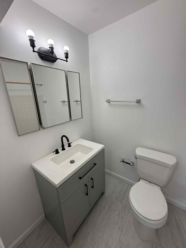 Building Photo - 8133 E 6th St