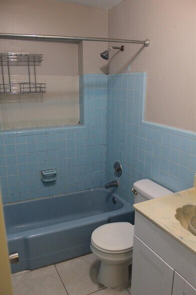 Building Photo - 4434 Venus Ave