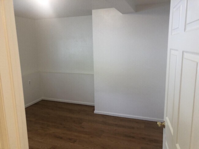 Building Photo - 4531 Boardwalk Dr