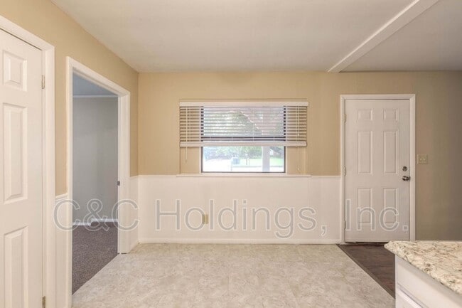 Building Photo - 212 201st E Ave