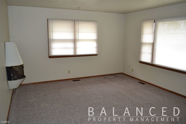 Building Photo - 1 br, 1 bath House - 3307 SW 29th Ter