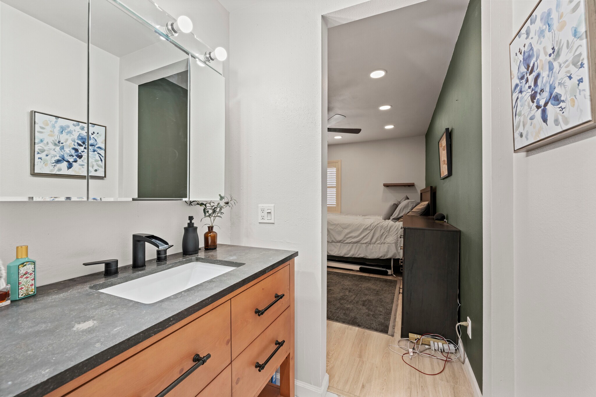 Building Photo - 18122 Sundowner Way