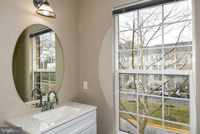 Building Photo - 11361 King George Dr