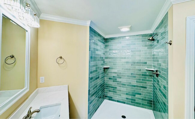 Building Photo - Luxury country rental 4x3 gated off black top!