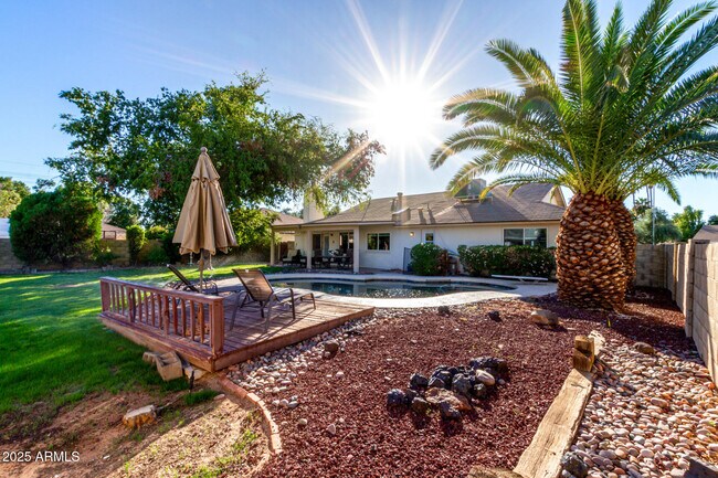 Building Photo - 2739 S Emerson Cir