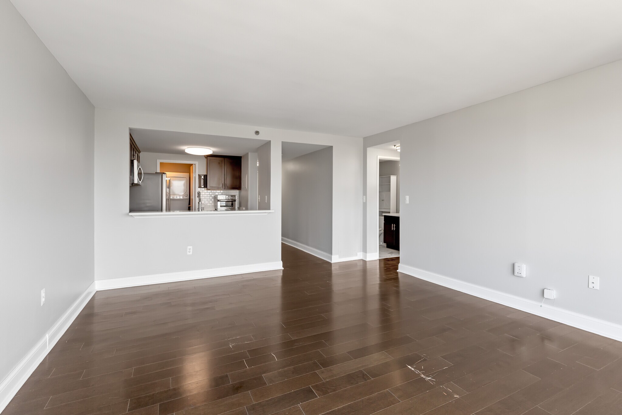 Building Photo - 250 E Harbortown Dr