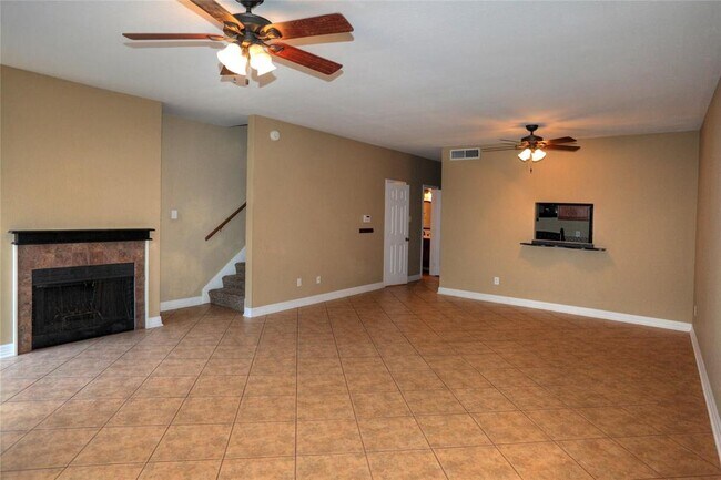 Building Photo - 368 Wilcrest Dr