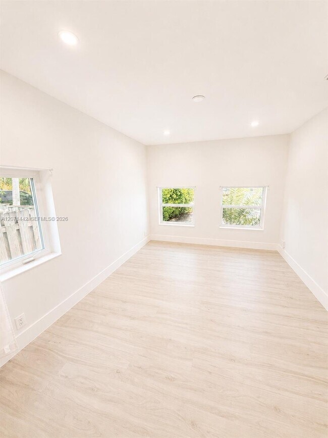 Building Photo - 1508 Funston St