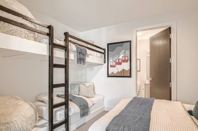 Building Photo - 2752 W High Mountain Rd