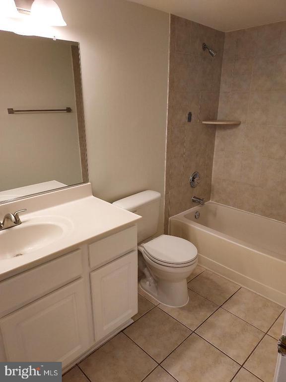 Building Photo - 119 Westwick Ct