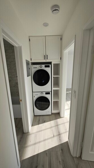 Building Photo - 3422 Glenalbyn Dr