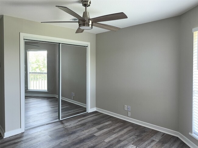 Building Photo - 2501 Gulf Fwy
